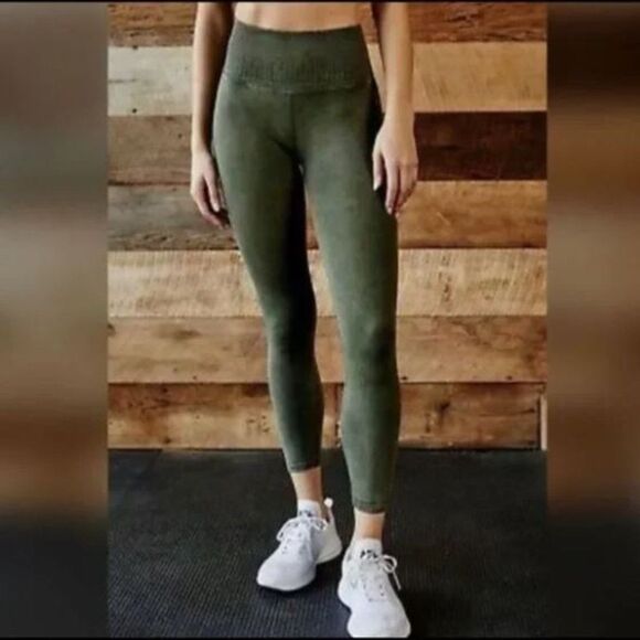 NWOT Free People High-Rise 7/8 Length Good Karma Leggings- Secret Moss - Picture 2 of 4